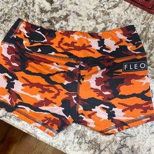 Fleo original short size small